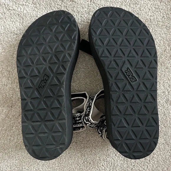 Teva flat form sandals - Picture 3 of 3